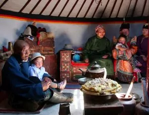 משפחה מונגולית ביורט