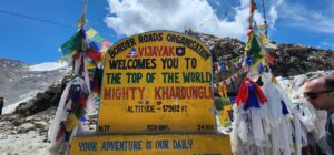 מעבר ההרים Khardung La בדרך לעמק נוברה בלדאק - צילום: גולן לובנוב